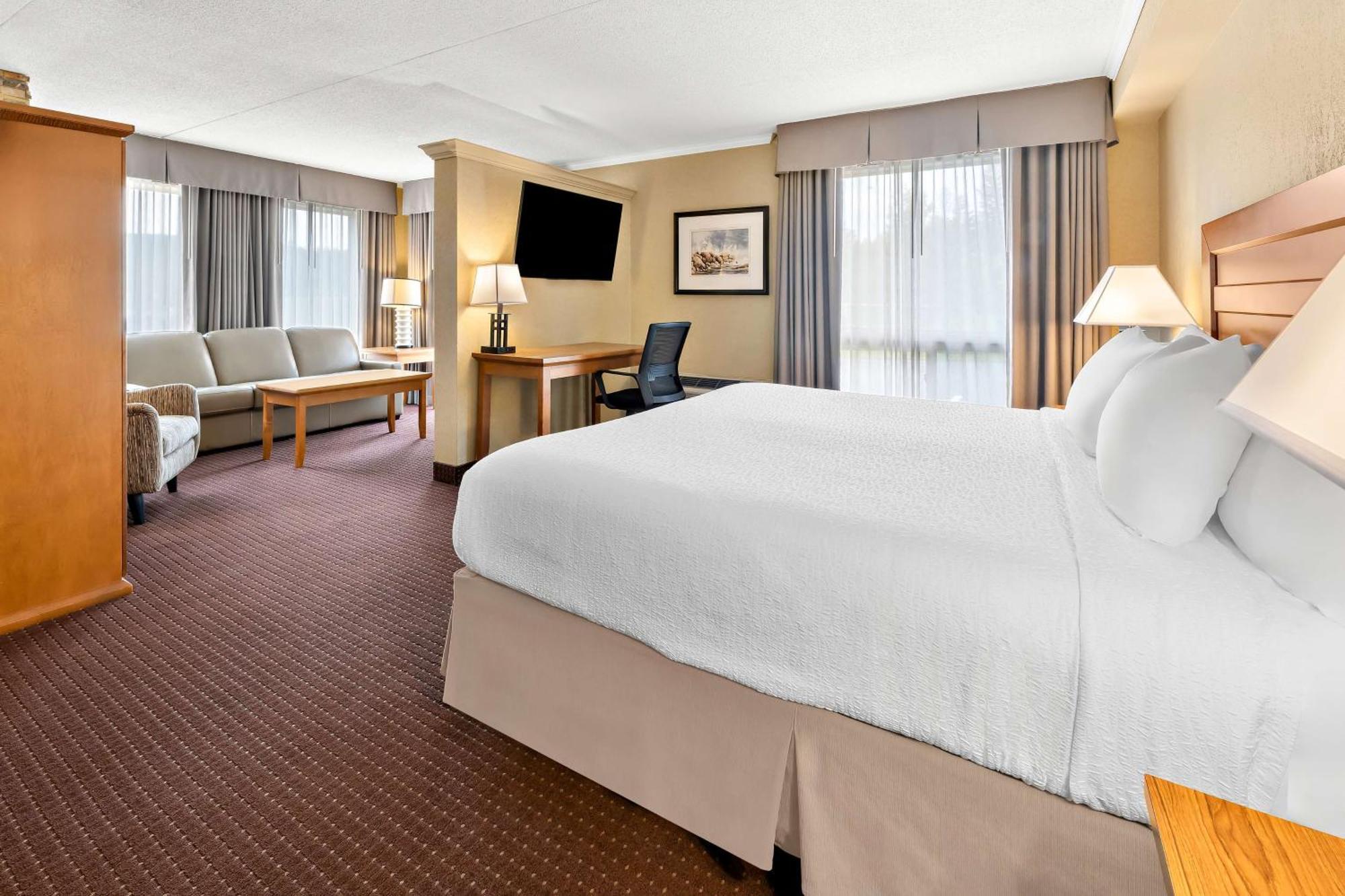 Best Western Plus Norwester Hotel & Conference Centre Тандер-Бей Екстер'єр фото