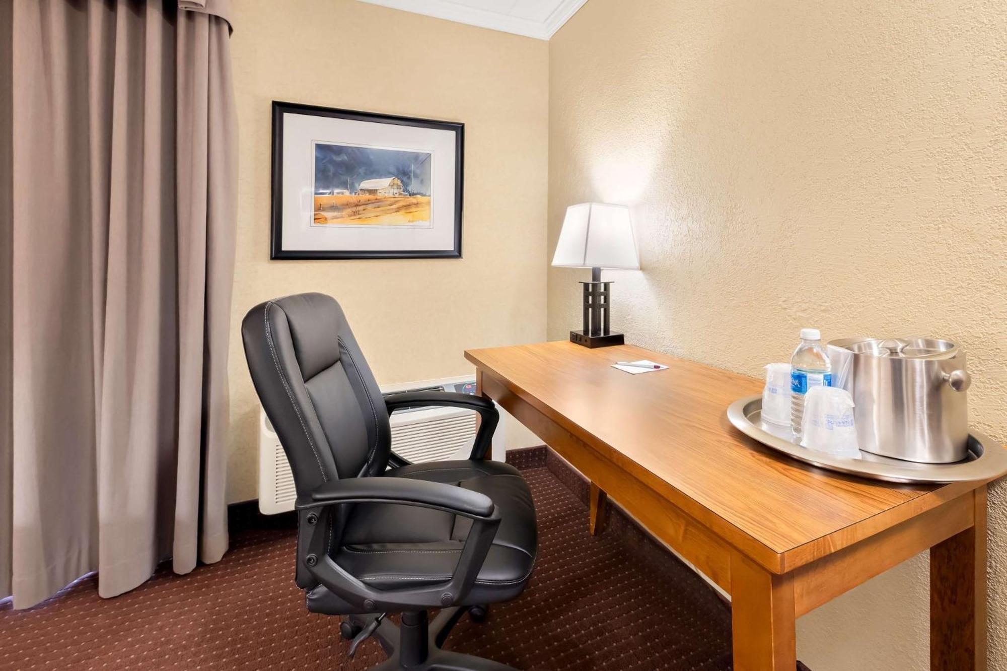 Best Western Plus Norwester Hotel & Conference Centre Тандер-Бей Екстер'єр фото