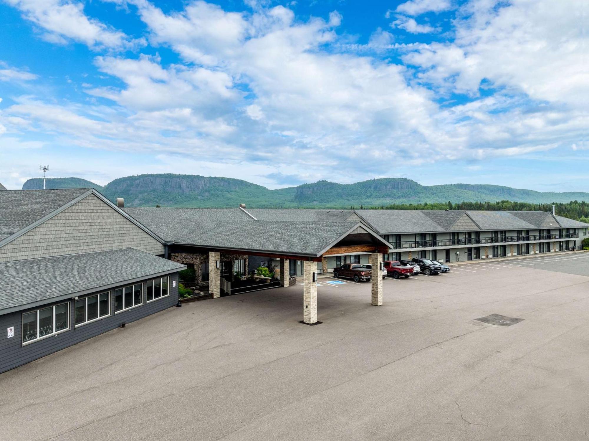 Best Western Plus Norwester Hotel & Conference Centre Тандер-Бей Екстер'єр фото