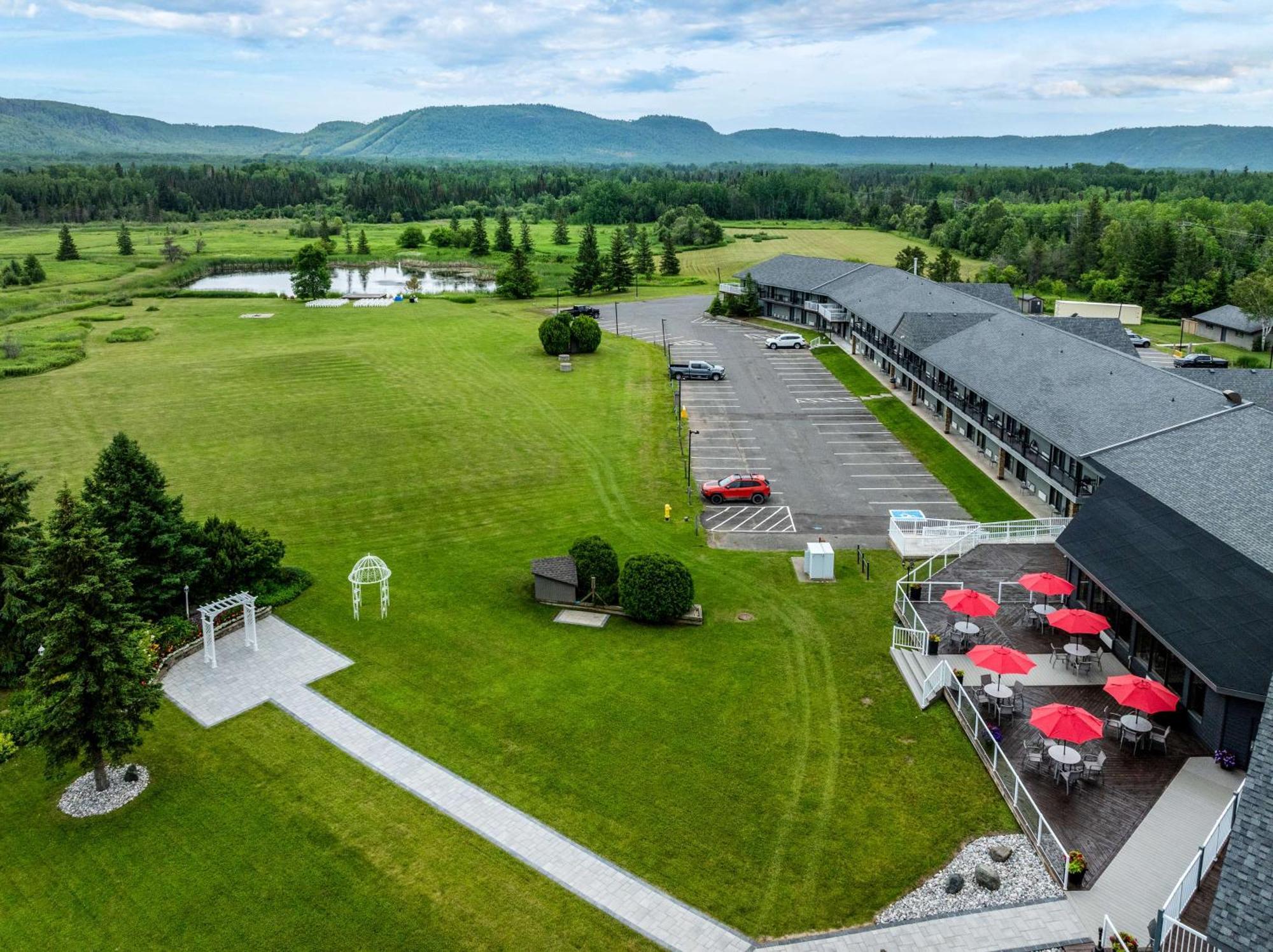 Best Western Plus Norwester Hotel & Conference Centre Тандер-Бей Екстер'єр фото