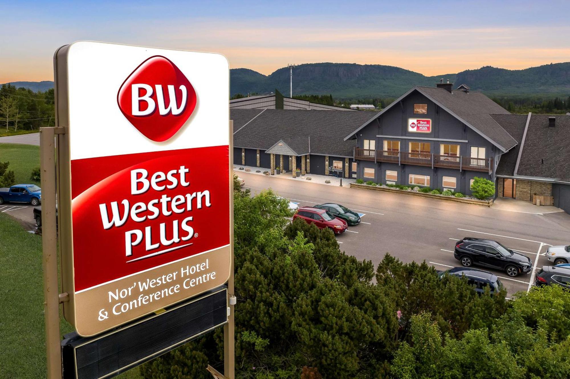 Best Western Plus Norwester Hotel & Conference Centre Тандер-Бей Екстер'єр фото